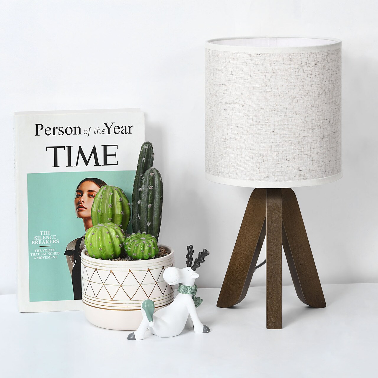 Nordic Style Tripod Desk Lamp, Rustic Linen Shade Wooden Nightstand Lamp for Home Bedroom DecorShort Description